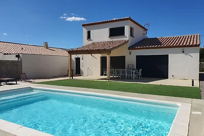 Villa contemporanea con piscina privata