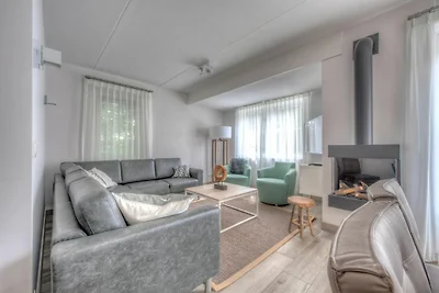 Stattliche Luxusvilla mit 4 Badezimmern, 1 km...