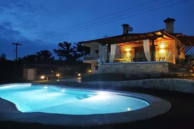 Traditionelles Anwesen mit Pool & Garten