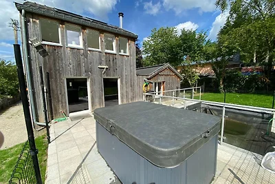 Gerהumiges Chalet in Jalhay mit Whirlpool