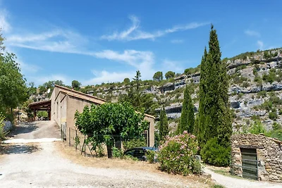 Gemütliches Ferienhaus in Minerve mit Garten