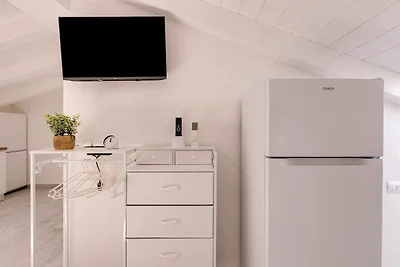 Brandneues Dachgeschoss-Studio-Apartment,...