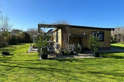 Schöner Bungalow mit großem Garten
