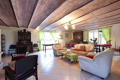 Tranquillo cottage a Englancourt con terrazza