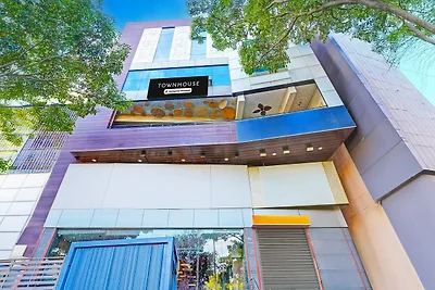Super Townhouse ITPL, ehemals Royal Rooms