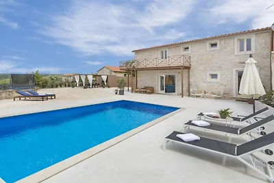Villa a Sveti Lovreč con piscina