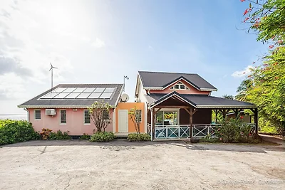 Luxusvilla in Paradise Bay mit Meerblick