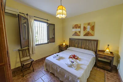 Studio in Spanien mit Pool und Garten