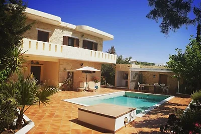 Villa in Pitsidia mit Schwimmbecken