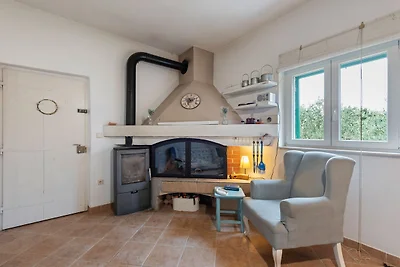 Mooi stenen huis in Vrana midden in de natuur