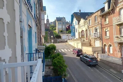 Appartement in Ault met Zeezicht Balkon