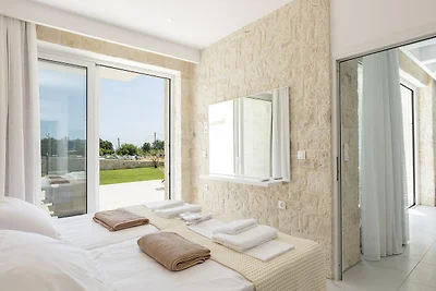 Villa in Damnoni nahe dem Strand