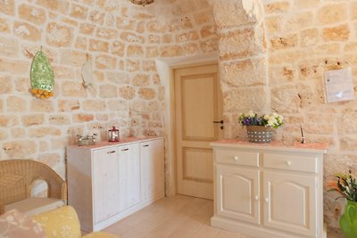 Trullo Filippo con piscina vicino Ostuni-prec...