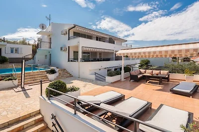 Villa mit 4 Schlafzimmer