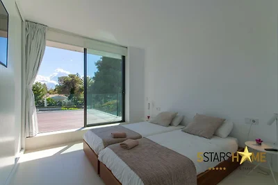 Villa, 180m zum Sandstrand
