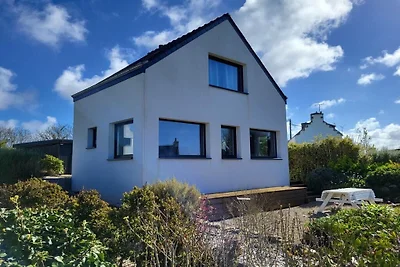 Ferienhaus in Plouhinec mit Terrasse