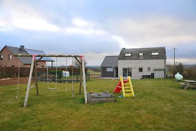 Ferienhaus in Bertogne zwischen Wiesen