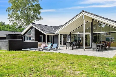 14 Personen Ferienhaus in Væggerløse