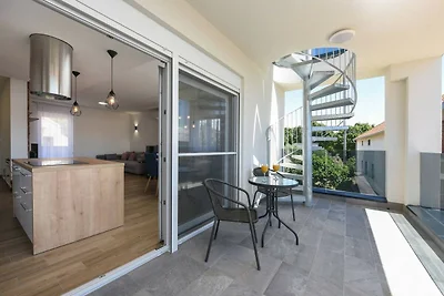 Villa mit Meerblick in Strandnähe in...