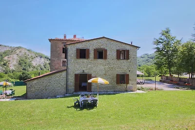 Villa ad Apecchio mit Garten