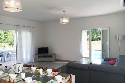 Moderne Villa in Thueyts mit Swimmingpool