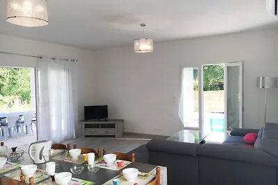 Villa a Thueyts con piscina