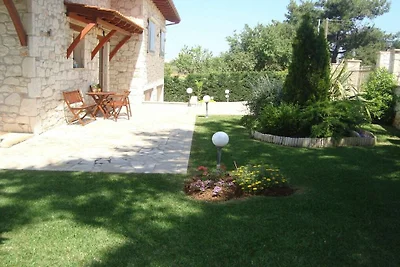 Traditionelles Anwesen mit Pool & Garten