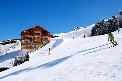 Geräumiges Apartment · Direkter Zugang zur Sk...