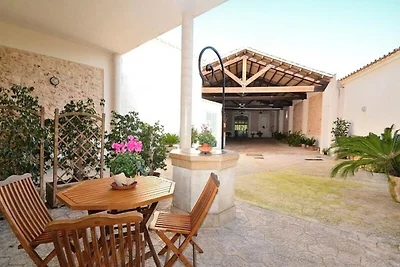 Villa in Llubá in der Nähe des Strandes Playa...