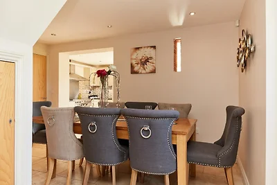 Hütte in Ashbourne mit Spielzimmer & Garten