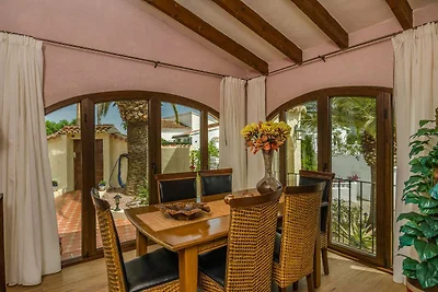 Accogliente villa con piscina privata a...