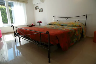 Villa a Barasso vicino al centro
