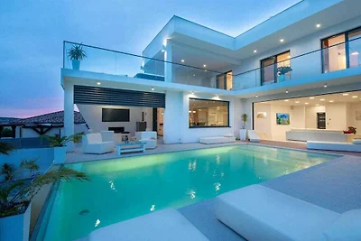 Luxury Villa Michele with heated pool