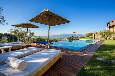 Toscaanse boerderij met infinity pool