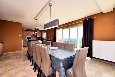 Ferienhaus in Hastiטre mit Terrasse