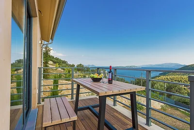 Wunderschöne Villa in Sivota mit Swimmingpool