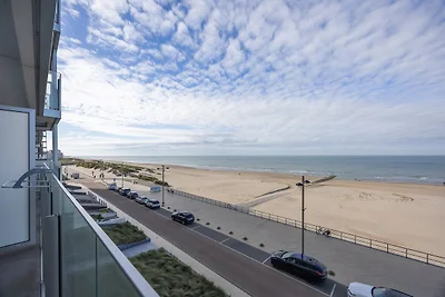 Appartement met een mooi terras en zeezicht