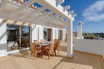 Haus mit Garten und privatem Pool