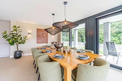 Luxuriöse und attraktive Familienvilla für 8...