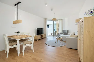Große Wohnung mit Meerblick, Innenpool