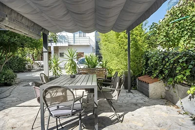 One-Bedroom Apartment With Pool
