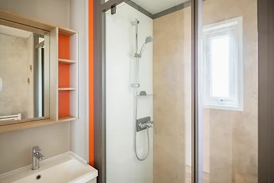 Beautiful chalet with three bathrooms, in a h...