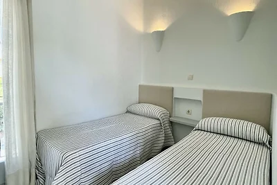 Ferienhaus mit drei Zimmern in Golfplatznähe