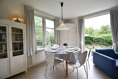Quintessential holiday home in Ouddorp with...