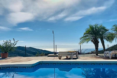 Luxuriöse Villa in Arenas mit Pool