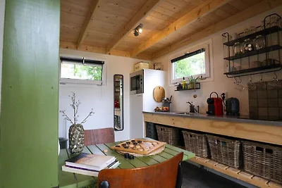 Schönes Tiny House mit Pelletofen, auf der...