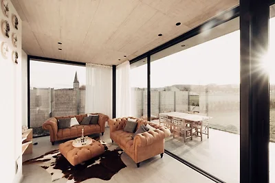 Moderne Dalhem-Villa mit Aussicht