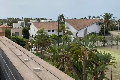 Luxe penthouse met zwembad tegenover de...