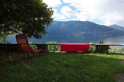 Ferienhaus in Caviano mit Schwimmbecken