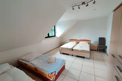 Spaziosa casa per vacanze con stufa a legna
